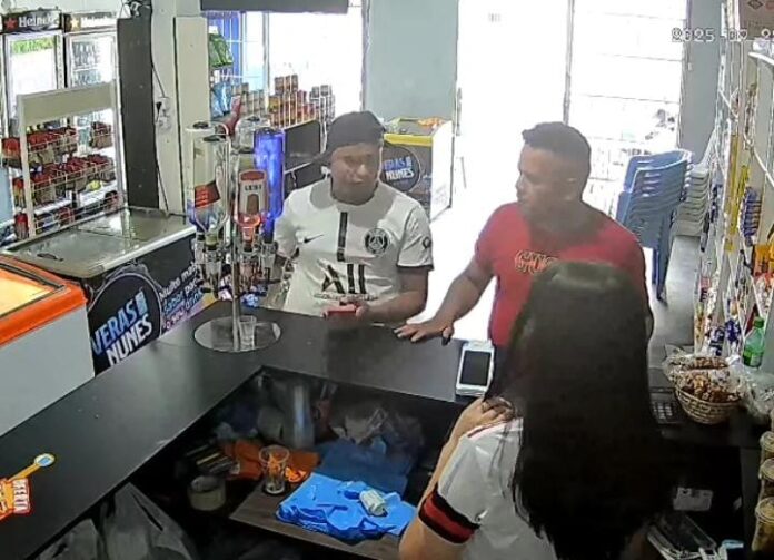 Notícias do Amazonas – Dupla finge ser cliente e assalta mercadinho em Manaus
