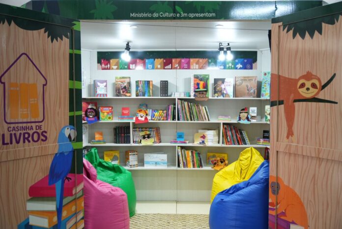 Notícias do Amazonas – Projeto Casinha de Livros transforma escola indígena em Manaus