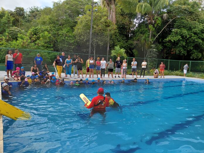 Notícias do Amazonas – Marinha promove aula de segurança aquática para crianças em Manaus