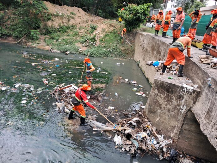 Notícias do Amazonas – Semulsp intensifica limpeza de igarapés no inverno amazônico