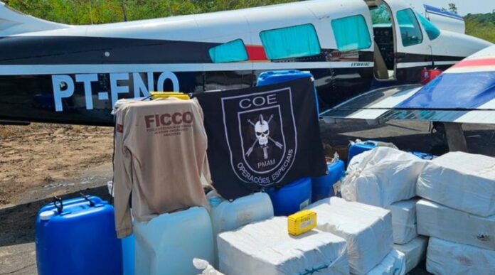 Notícias do Amazonas – 400 kg de drogas e avião são apreendidos em Urucará
