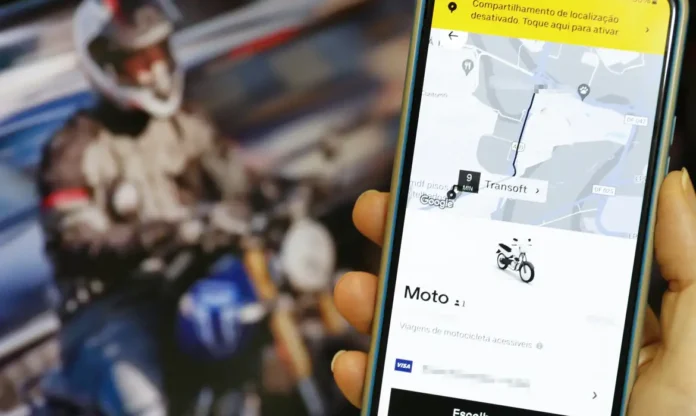 Uber retoma serviço de transporte de motos em São Paulo, desafiando decreto