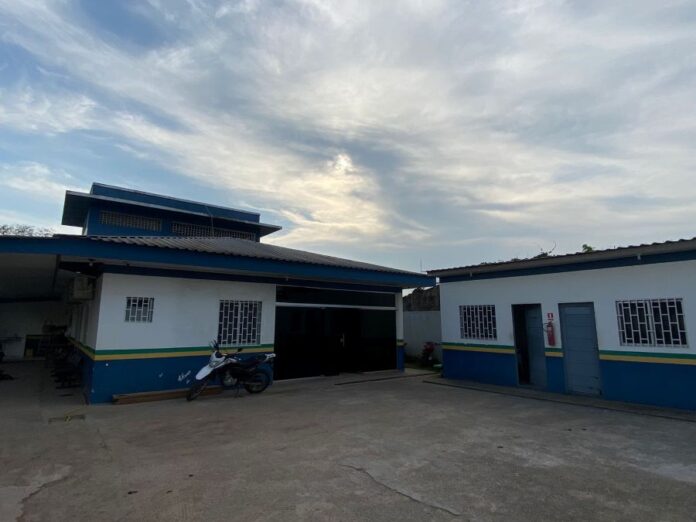 Notícias do Amazonas – Mãe é detida após deixar filho de 4 anos sozinho em casa
