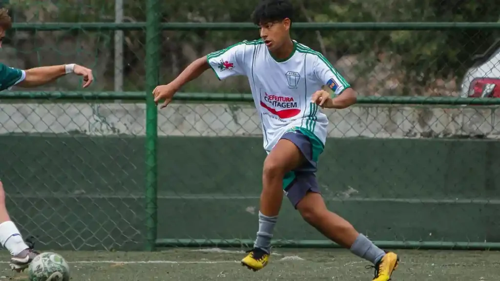Kevin Krauss desperta corrida de empresários no mercado da bola
