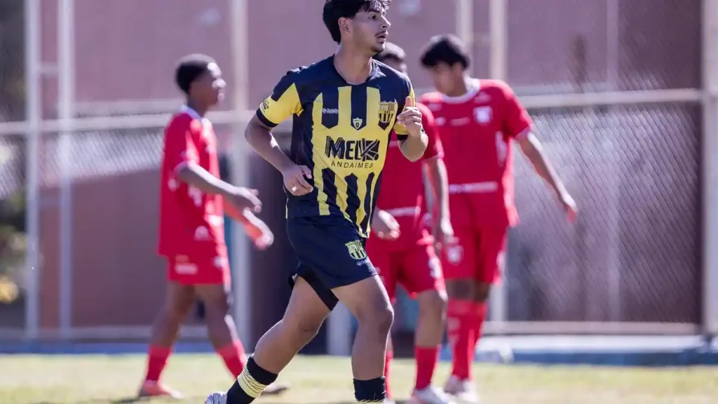 Kevin Krauss recebe sondagens de clubes interessados em 2026