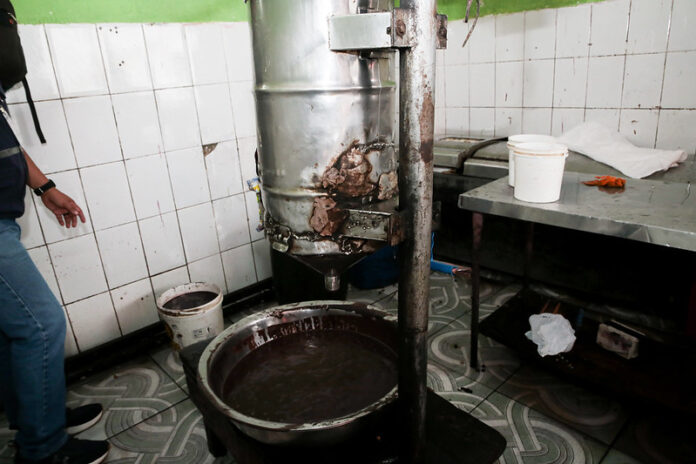 Notícias do Amazonas – Estabelecimento em Manaus é lacrado por vender açaí impróprio