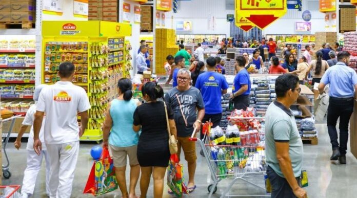 Assaí celebra 51 anos com prêmios de R$ 10 milhões e compras grátis na hora