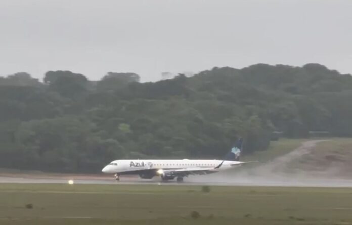 Notícias do Amazonas – Avião da Azul realiza pouso de emergência em Manaus