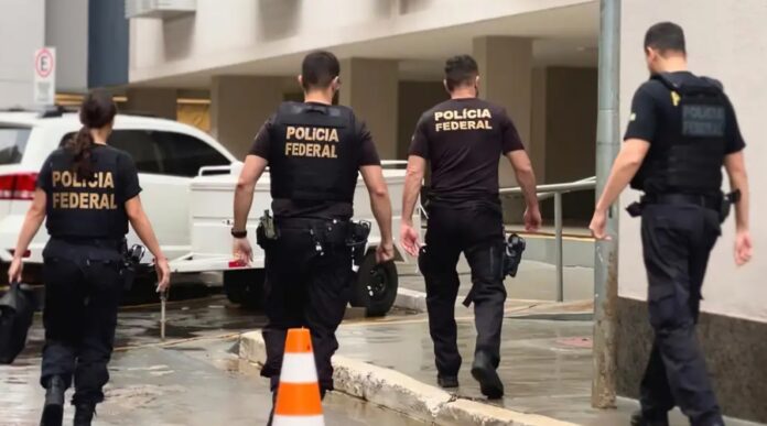 Notícias do Amazonas – Policiais detidos por extorsão a influenciadores de rifa