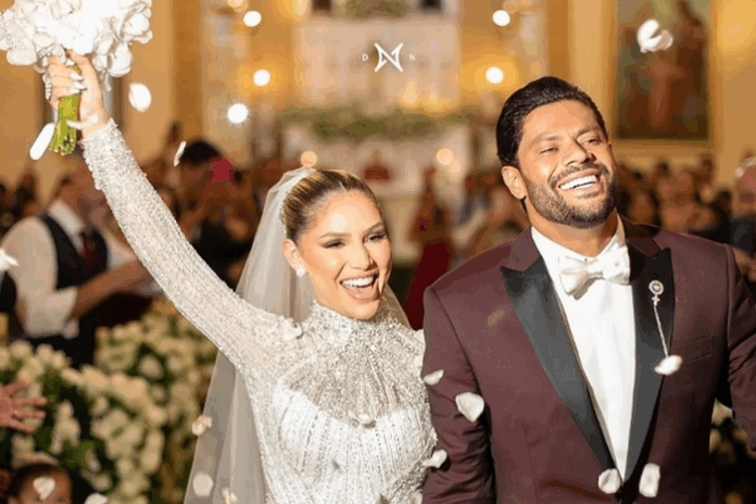 Jogador Hulk responde a críticas sobre casamento com sobrinha da ex-mulher