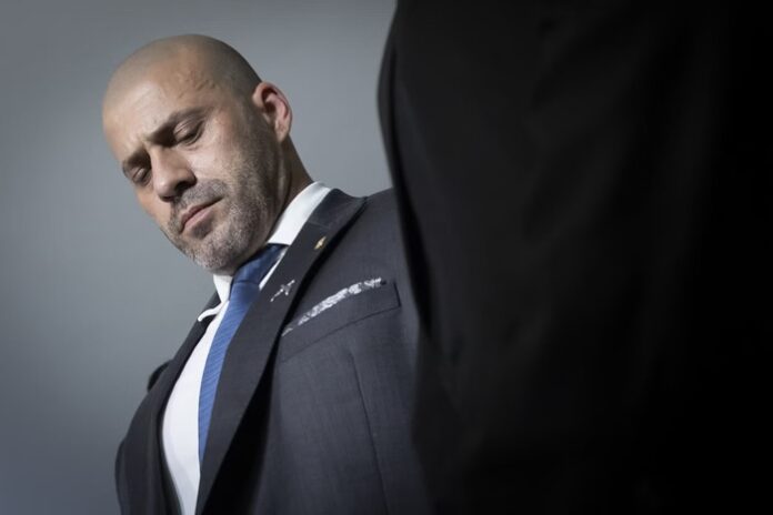 Notícias do Amazonas – Ex-deputado Daniel Silveira é preso por desrespeitar ordens judiciais