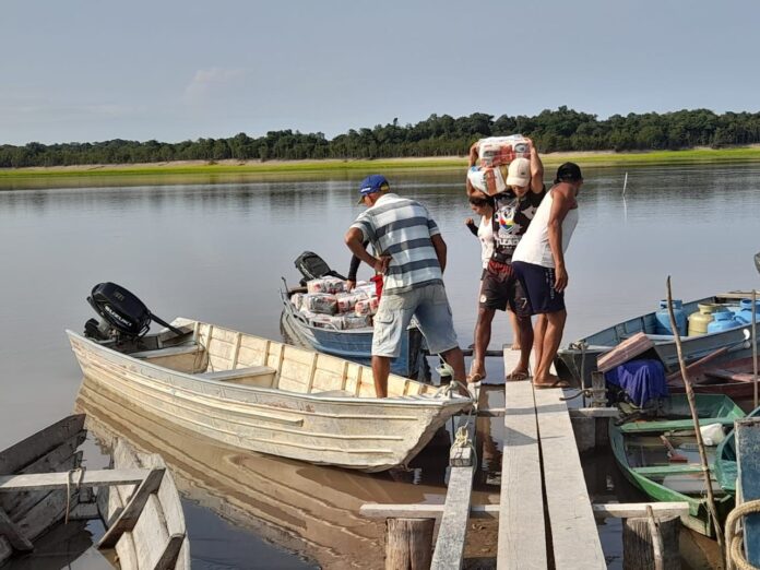 Notícias do Amazonas – Visão Mundial entrega 19 toneladas de alimentos a indígenas