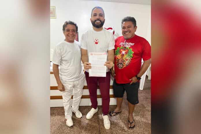 Notícias do Amazonas – Enéas Dias é nomeado Diretor Musical do Boi Garantido