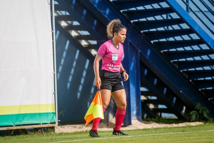 Notícias do Amazonas – Árbitra assistente Anne Kesy Sá faz história na Libertadores Feminina