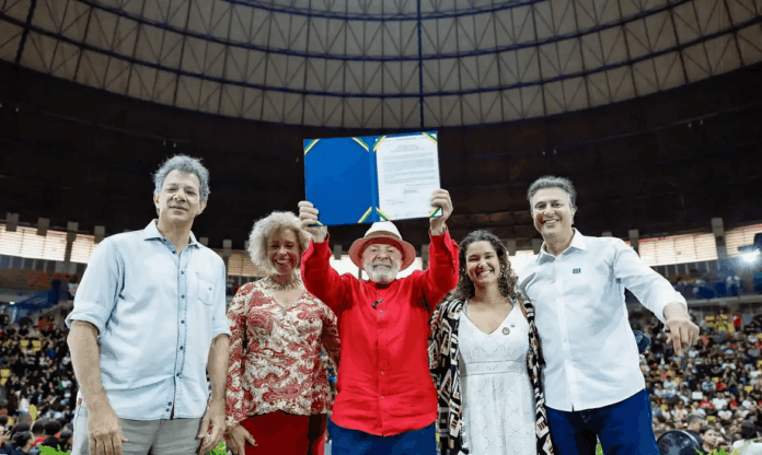 Governo destina R$ 108 milhões para cursinhos populares até 2026