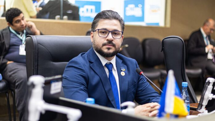 Notícias do Amazonas – Amauri Gomes toma posse na CMM e prioriza causa animal