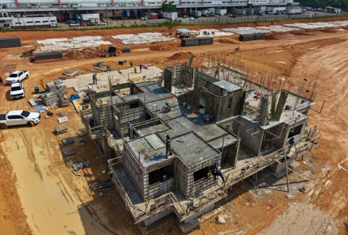 Notícias do Amazonas – Prefeito David Almeida anuncia entrega de habitacional em 2026