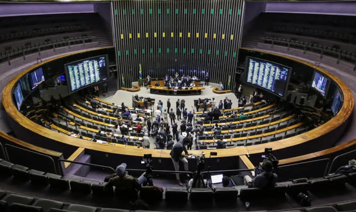 Urgência para formação da bancada cristã é votada na Câmara dos Deputados