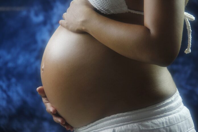 Nova vacina do SUS para gestantes protege bebês contra vírus respiratório