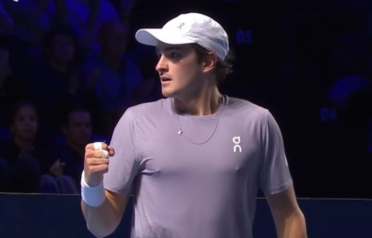 joao-fonseca.jpg João Fonseca faz história ao vencer ATP 500 da Basileia e brilhar no tênis