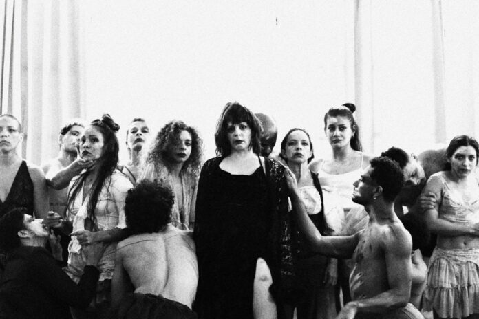 Notícias do Amazonas – Nova versão de “Cabaré Chinelo” brilha no Teatro Amazonas