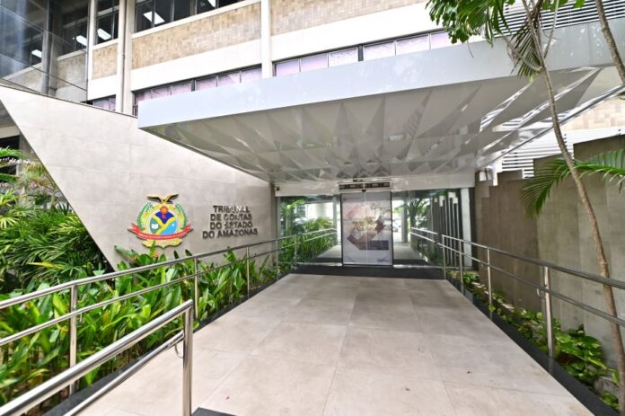 politica_5_sub_2.jpg Notícias do Amazonas – TCE-AM apresenta revista científica em celebração aos 75 anos