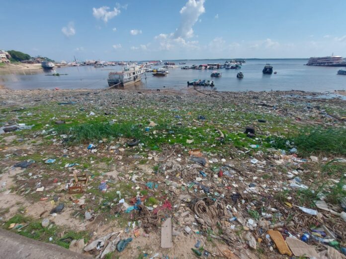 WhatsApp-Image-2025-10-28-at-13.12.02.jpeg Rios Amazônicos em Perigo: Ameaça da Poluição Plástica aos Ecossistemas