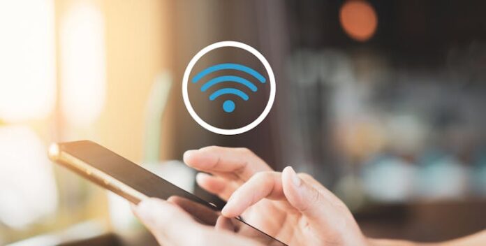 Comando Vermelho monopoliza internet em comunidades do Rio de Janeiro