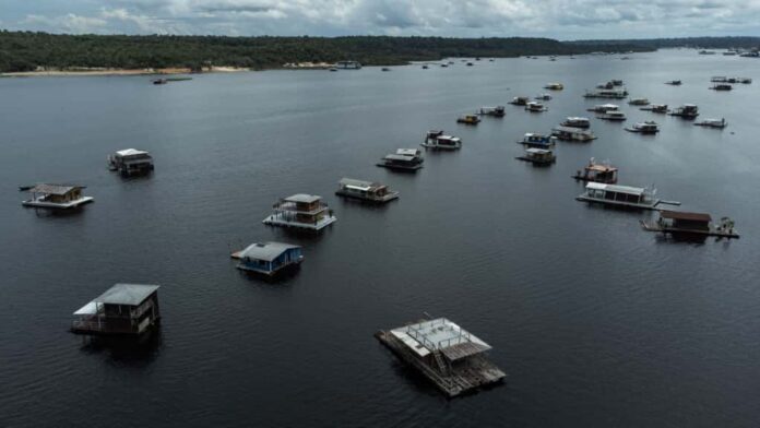 Notícias do Amazonas – MPAM e DPE-AM propõem retirada de flutuantes no Tarumã-Açu