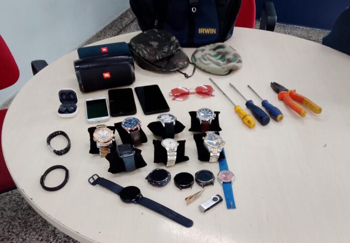 Notícias do Amazonas – Homem detido por roubo de R$ 50 mil em residência em Manaus