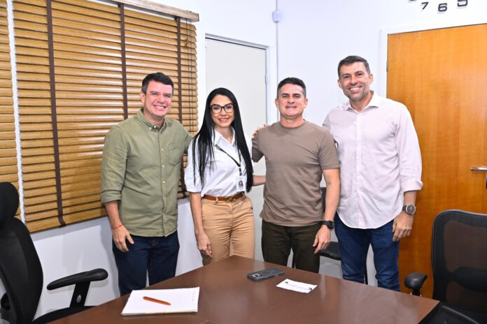 Notícias do Amazonas – Prefeito David Almeida libera 12 mil cirurgias e 6 mil exames em Manaus