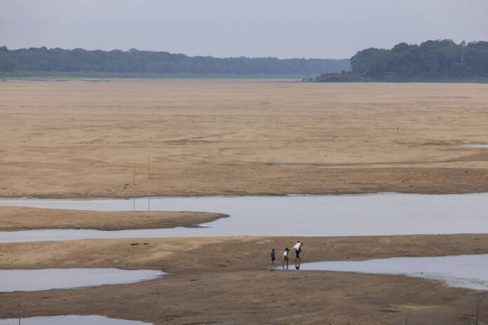 Notícias do Amazonas – Níveis dos rios permanecem alarmantes, mesmo com chuvas recentes