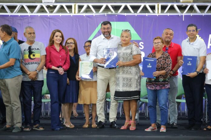 Notícias do Amazonas – Regularização fundiária beneficia 18 mil famílias no estado