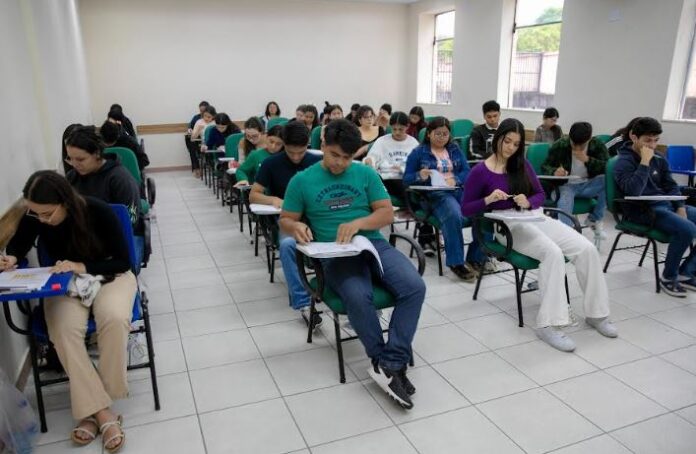 Notícias do Amazonas – UEA disponibiliza cartão de convocação para Vestibular 2025
