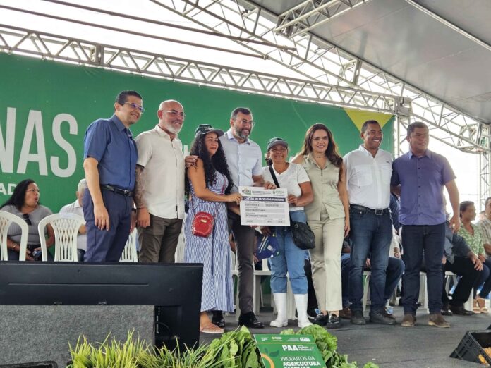 Notícias do Amazonas – R$ 833 mil em crédito rural são entregues a produtores locais