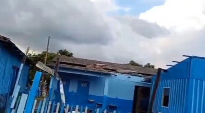 Notícias do Amazonas – Temporal causa destruição em Ponta Alta, Parintins