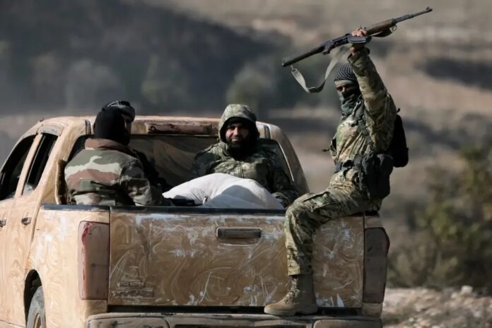 Rebeldes sírios proclamam Damasco livre após suposta fuga de Bashar al-Assad