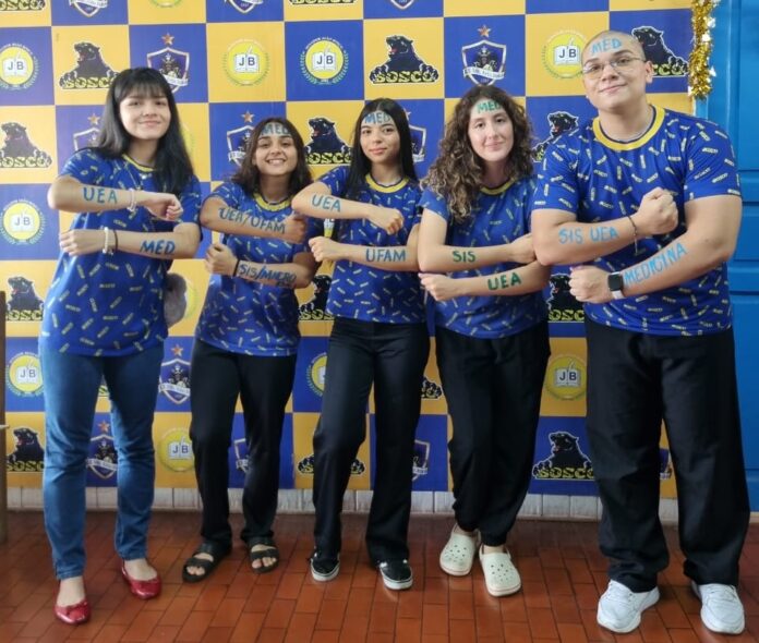 Notícias do Amazonas – Escola Estadual em Parintins celebra 63 aprovados na UEA