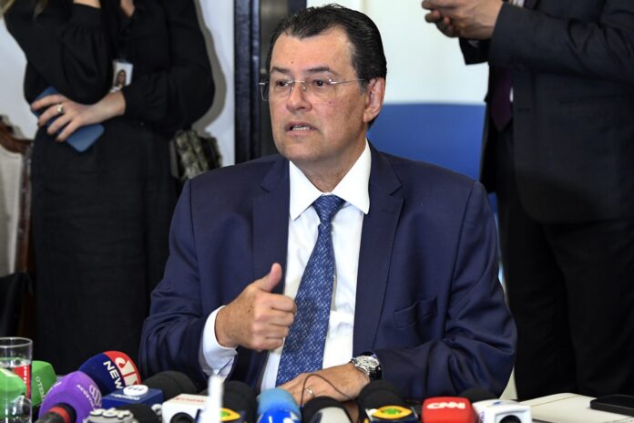 senador-Eduardo-Braga-scaled.jpg Notícias do Amazonas – Eduardo Braga quer liberar mercado de energia para residências e pequenos negócios