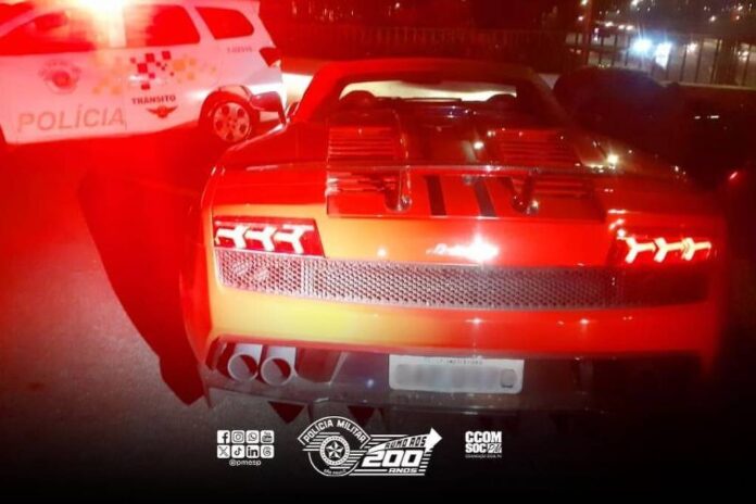 Ex-piloto de F1 é detido em São Paulo dirigindo Lamborghini com dívidas milionárias