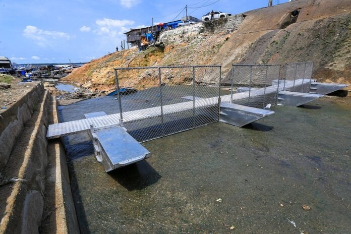 Notícias do Amazonas – Manaus implementa ecobarreira no Educandos para COP30