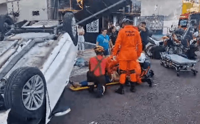 Notícias do Amazonas – Motorista adormece e capota carro na Djalma Batista