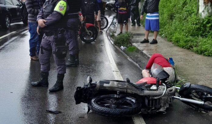 Notícias do Amazonas – Motociclista venezuelano perde a vida em acidente na chuva