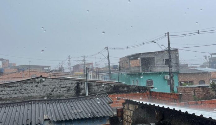 Notícias do Amazonas – Bairro Cidade de Deus em alerta para alagamentos e enxurradas