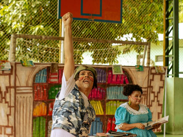 Noticias do Amazonas – ‘Dona Batata’ encanta crianças e marca 35 anos de arte