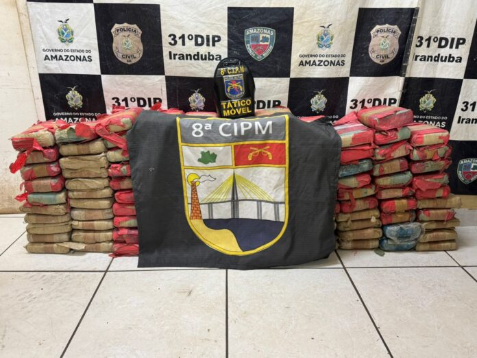Notícias do Amazonas – PM apreende 112 tabletes de maconha em barco abandonado