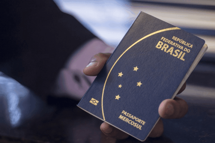 PF alerta para risco de nova suspensão na emissão de passaportes
