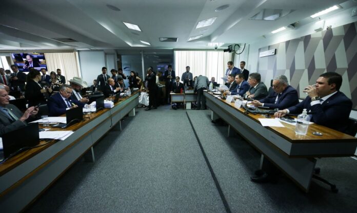 Depoentes driblam CPMI e sessão cai