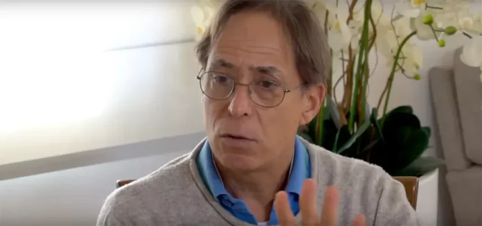 VÍDEO: Pedro Cardoso critica músicas sertanejas atuais: ‘Só tem música pra corno’