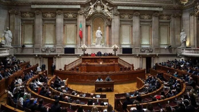 Portugal aprova nova Lei dos Estrangeiros com regras mais rígidas